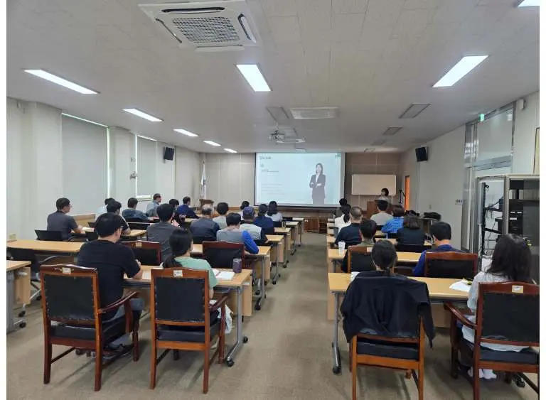 직장 내 괴롭힘 예방 강의 사진